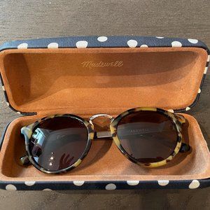 Madewell Indio Sunglasses (Demi Tort) and Case